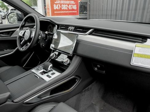 New 2026 Jaguar F-PACE R-Dynamic S image 21