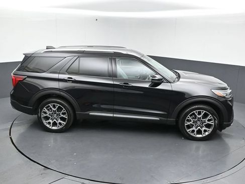 Used 2025 Ford Explorer Platinum w/ Ultimate Package AWD/4WD image 51