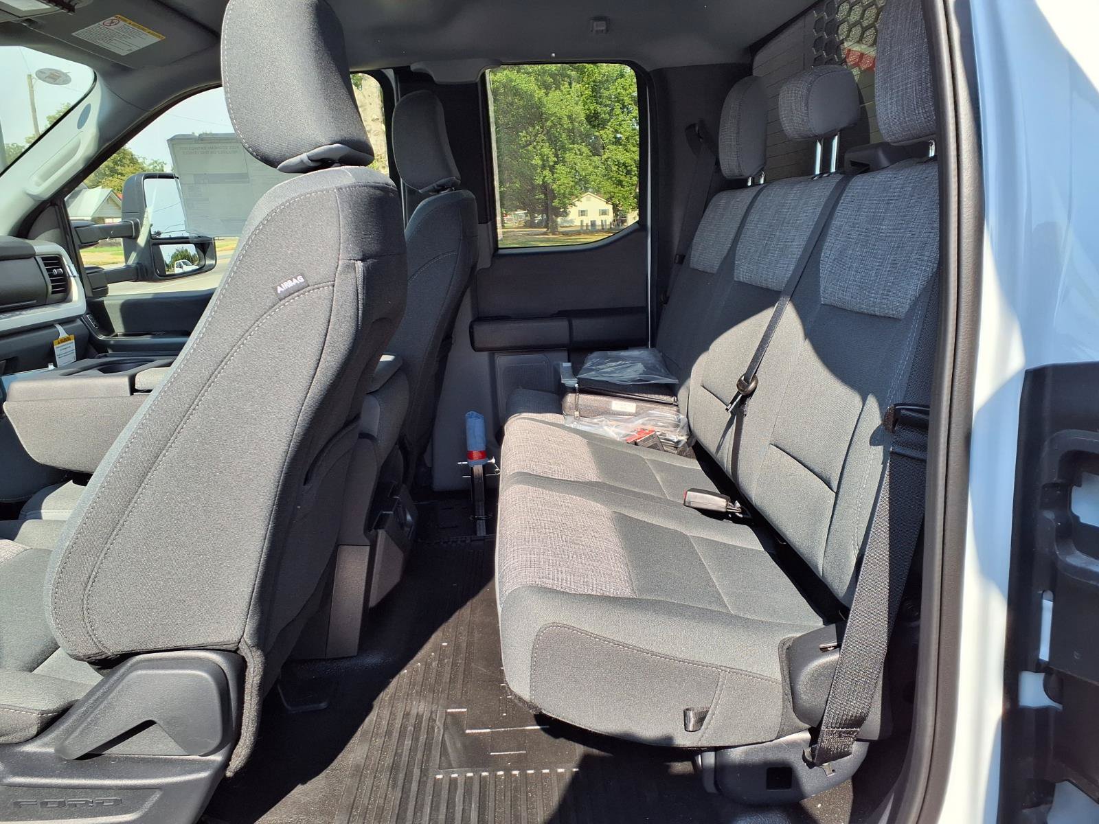 New 2026 Ford F550 4x4 Supercab Super Duty w/ XLT Value Package image 6