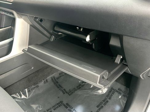 Used 2022 Toyota Tundra SR5 w/ Convenience Package image 31