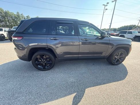 Certified 2023 Jeep Grand Cherokee Altitude AWD/4WD image 6