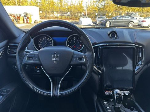 Used 2018 Maserati Ghibli RWD image 26