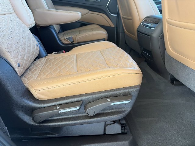 Used 2024 Cadillac Escalade Sport w/ LPO, ONYX Package AWD/4WD image 28
