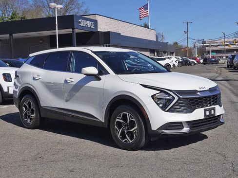 Used 2023 Kia Sportage LX image 2