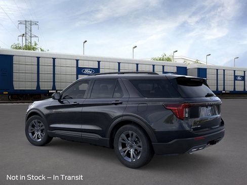 New 2026 Ford Explorer Active w/ Active Comfort Package image 4