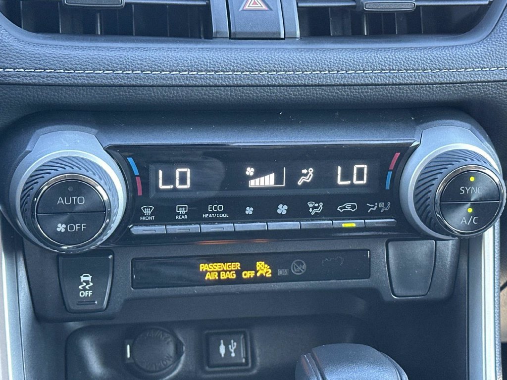 Used 2019 Toyota RAV4 XLE FWD image 37