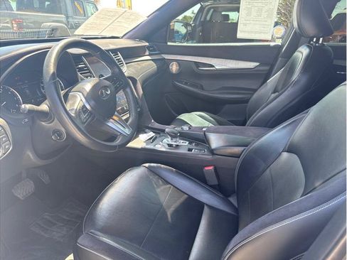 Used 2019 INFINITI QX50 Essential w/ Sensory Package AWD/4WD image 9