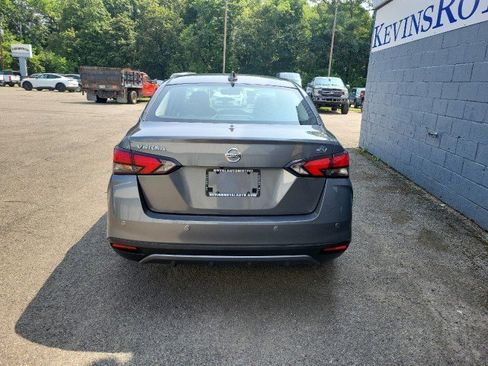 Used 2021 Nissan Versa SV image 7