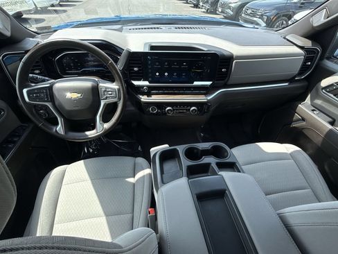 Used 2022 Chevrolet Silverado 1500 LT AWD/4WD image 23