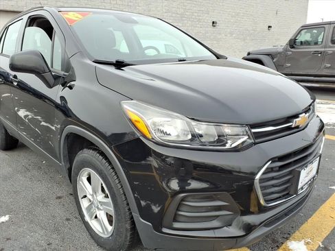 Used 2019 Chevrolet Trax LS w/ LPO, Cargo Package image 8