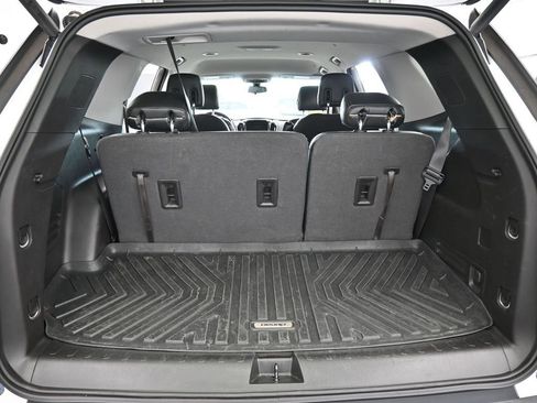 Used 2018 Chevrolet Traverse LT image 39