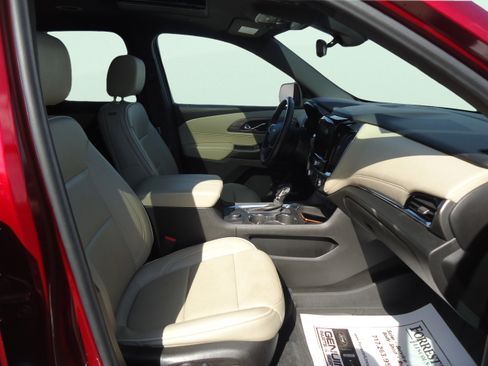 Used 2022 Chevrolet Traverse Premier w/ LPO, 'HIT The Road' Package AWD/4WD image 32