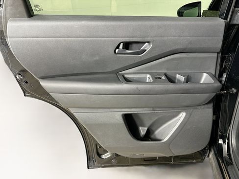 Used 2025 Nissan Pathfinder SV AWD/4WD image 25