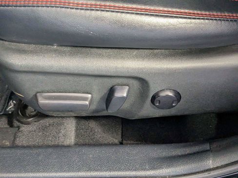 Used 2016 Toyota Camry SE FWD image 12