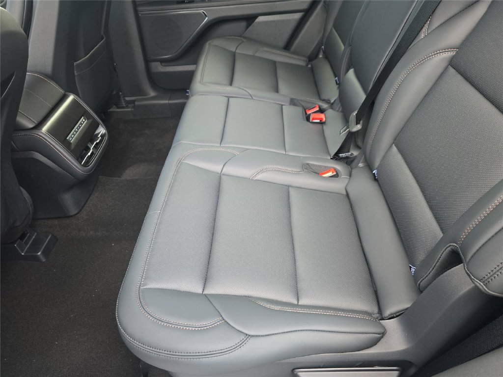New 2026 Lincoln Nautilus Premier AWD/4WD image 13