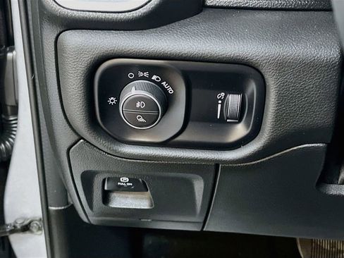 Used 2024 RAM 1500 Big Horn AWD/4WD image 10