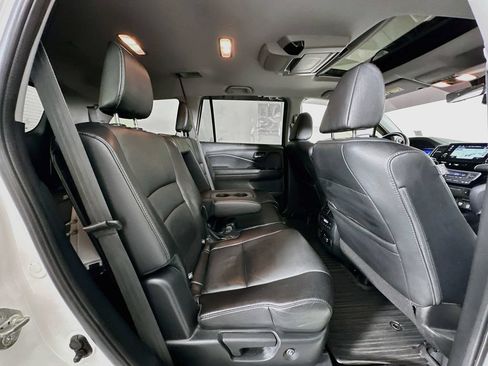 Used 2019 Honda Pilot Touring image 30