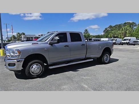 Used 2024 RAM 3500 Tradesman w/ Chrome Appearance Group AWD/4WD image 39