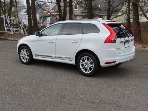 Used 2015 Volvo XC60 T5 image 3