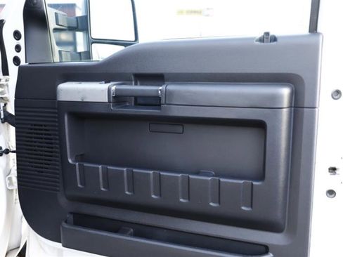 Used 2013 Ford F250 Lariat image 35
