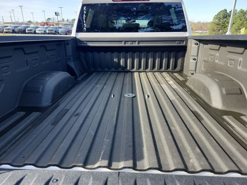 Used 2024 GMC Sierra 2500 SLT w/ SLT Convenience Package image 15