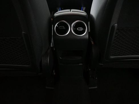 Certified 2025 Mercedes-Benz GLB 250 image 18