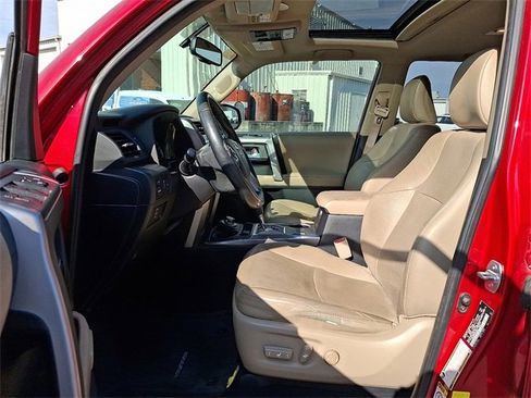 Used 2016 Toyota 4Runner Limited image 13