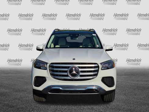 Used 2024 Mercedes-Benz GLS 450 4MATIC image 3