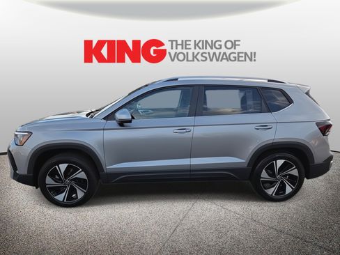 New 2025 Volkswagen Taos SE image 4