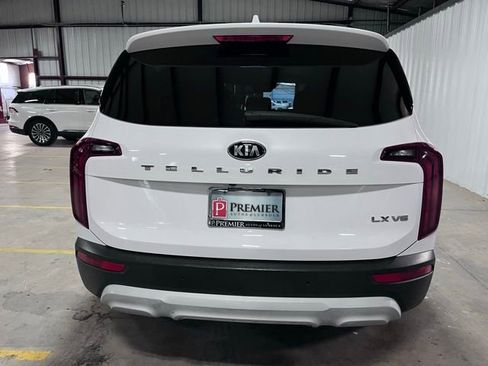 Used 2021 Kia Telluride LX image 3