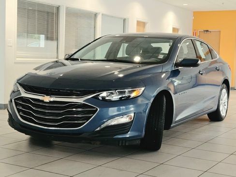 Certified 2025 Chevrolet Malibu LT FWD image 4