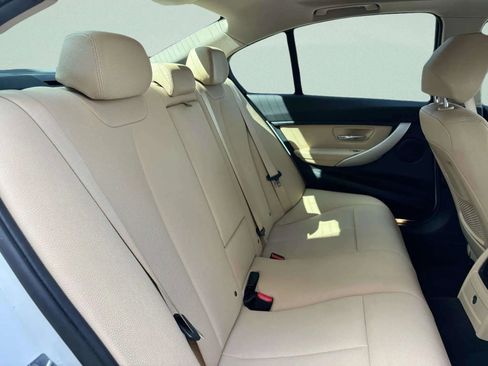 Used 2018 BMW 320i xDrive Sedan w/ Convenience Package image 11