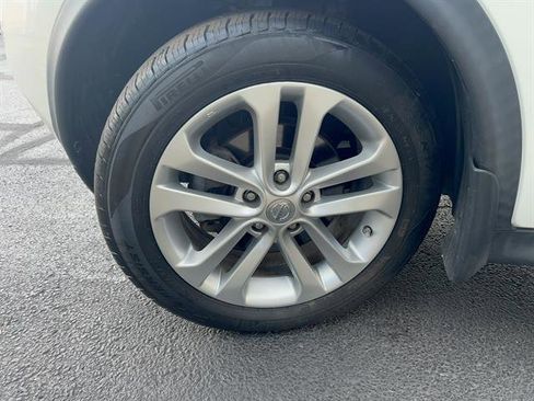 Used 2014 Nissan Juke S image 11