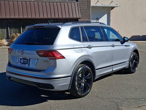 Certified 2023 Volkswagen Tiguan SE R-Line image 11
