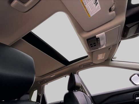 Used 2025 Nissan Rogue SV w/ SV Premium Package FWD image 14