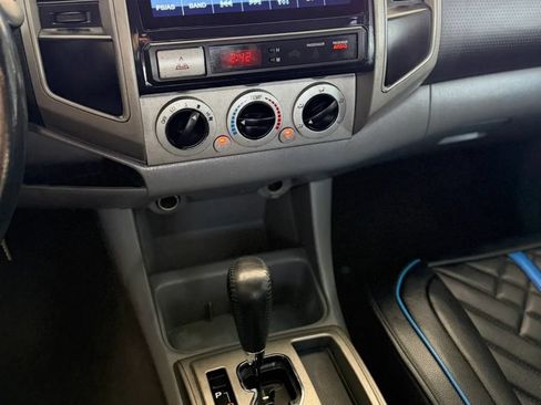 Used 2005 Toyota Tacoma PreRunner w/ TRD Sport Pkg #2 RWD image 11