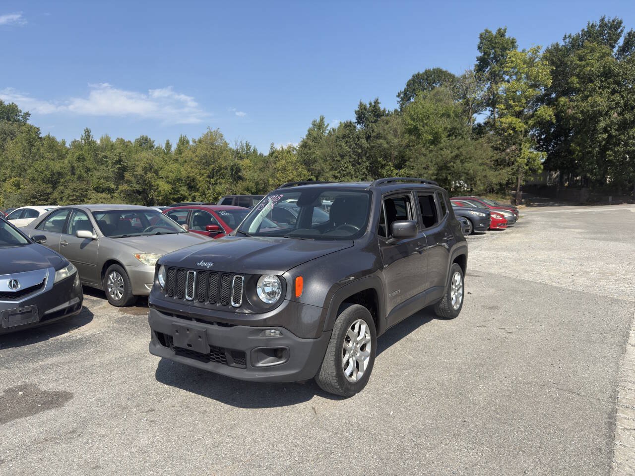 Used 2018 Jeep Renegade Latitude AWD/4WD image 2