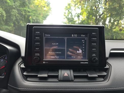 Used 2021 Toyota RAV4 XLE w/ Convenience Package FWD image 22