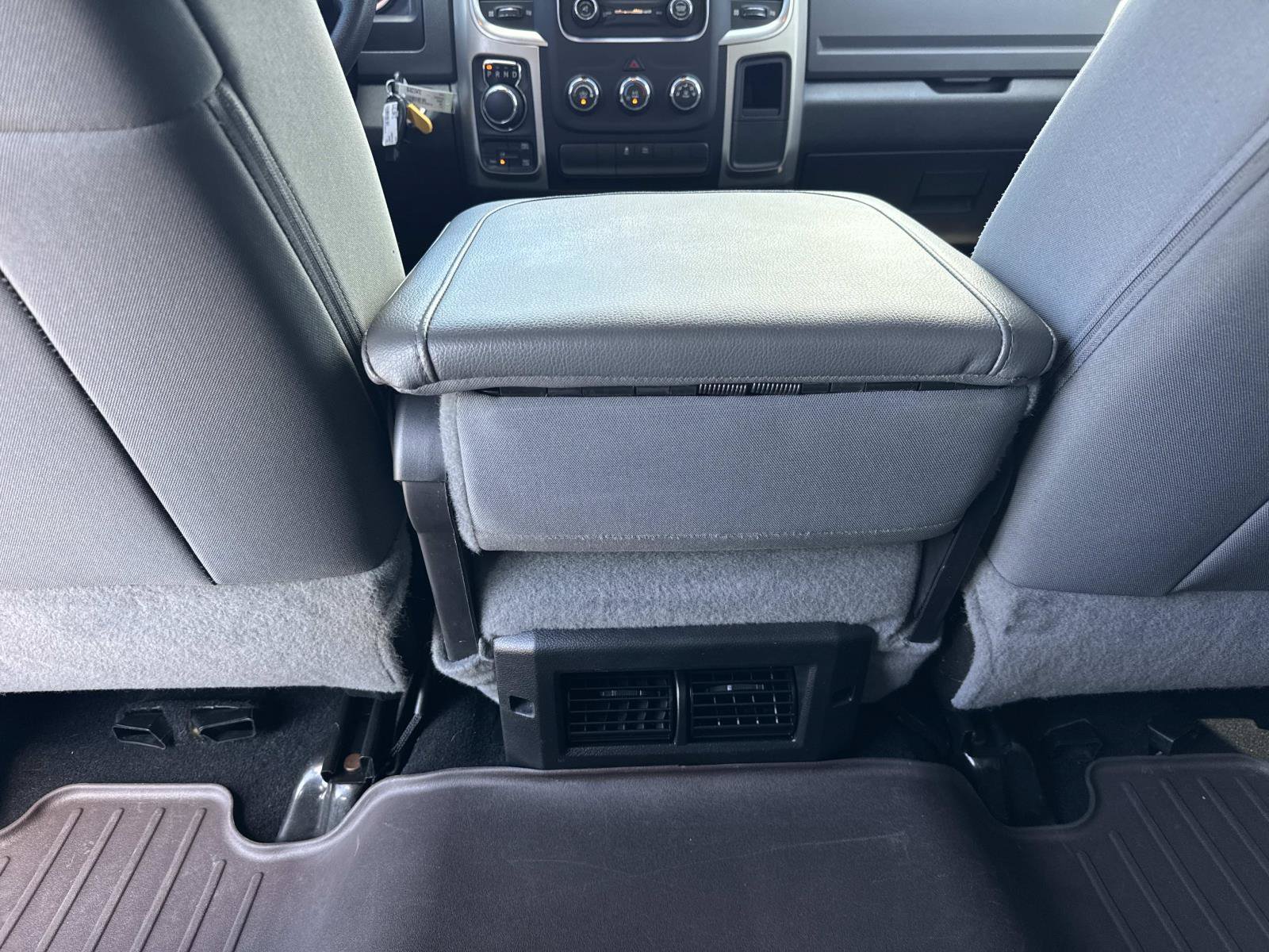 Used 2020 RAM 1500 Classic SLT AWD/4WD image 15
