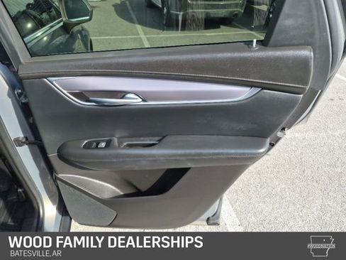 Used 2017 Cadillac XT5 Luxury image 28