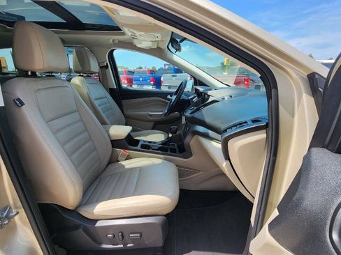 Used 2017 Ford Escape SE w/ SE Leather Comfort Package FWD image 17