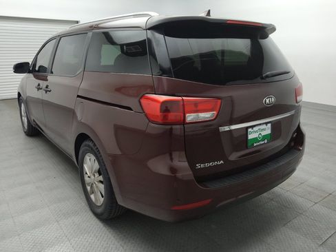 Used 2016 Kia Sedona LX w/ LX Essentials Premium Package FWD image 5