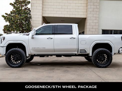 Used 2024 GMC Sierra 2500 Denali image 6