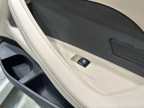 Used 2022 BMW 430i xDrive Coupe w/ M Sport Package image 12