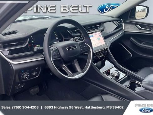 Used 2023 Jeep Grand Cherokee 4WD 4xe image 12