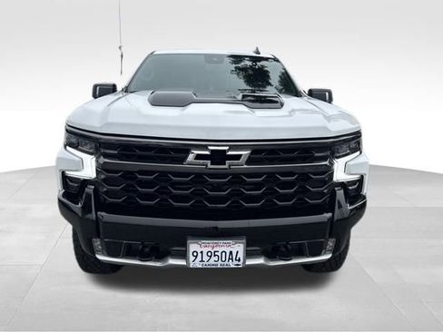 Used 2024 Chevrolet Silverado 1500 ZR2 w/ Technology Package image 8