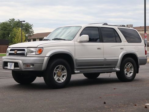 Used 2000 Toyota 4Runner Limited AWD/4WD image 11