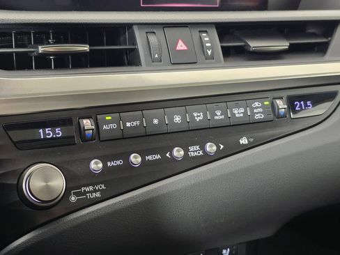 Used 2021 Lexus ES 250 AWD/4WD image 32