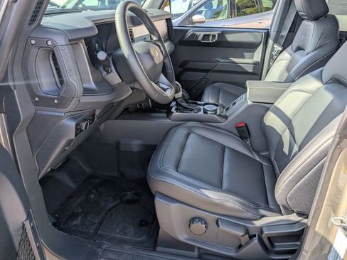 New 2025 Ford Bronco Badlands image 5