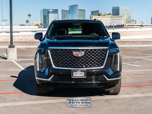 Used 2025 Cadillac Escalade Premium Luxury AWD/4WD image 59